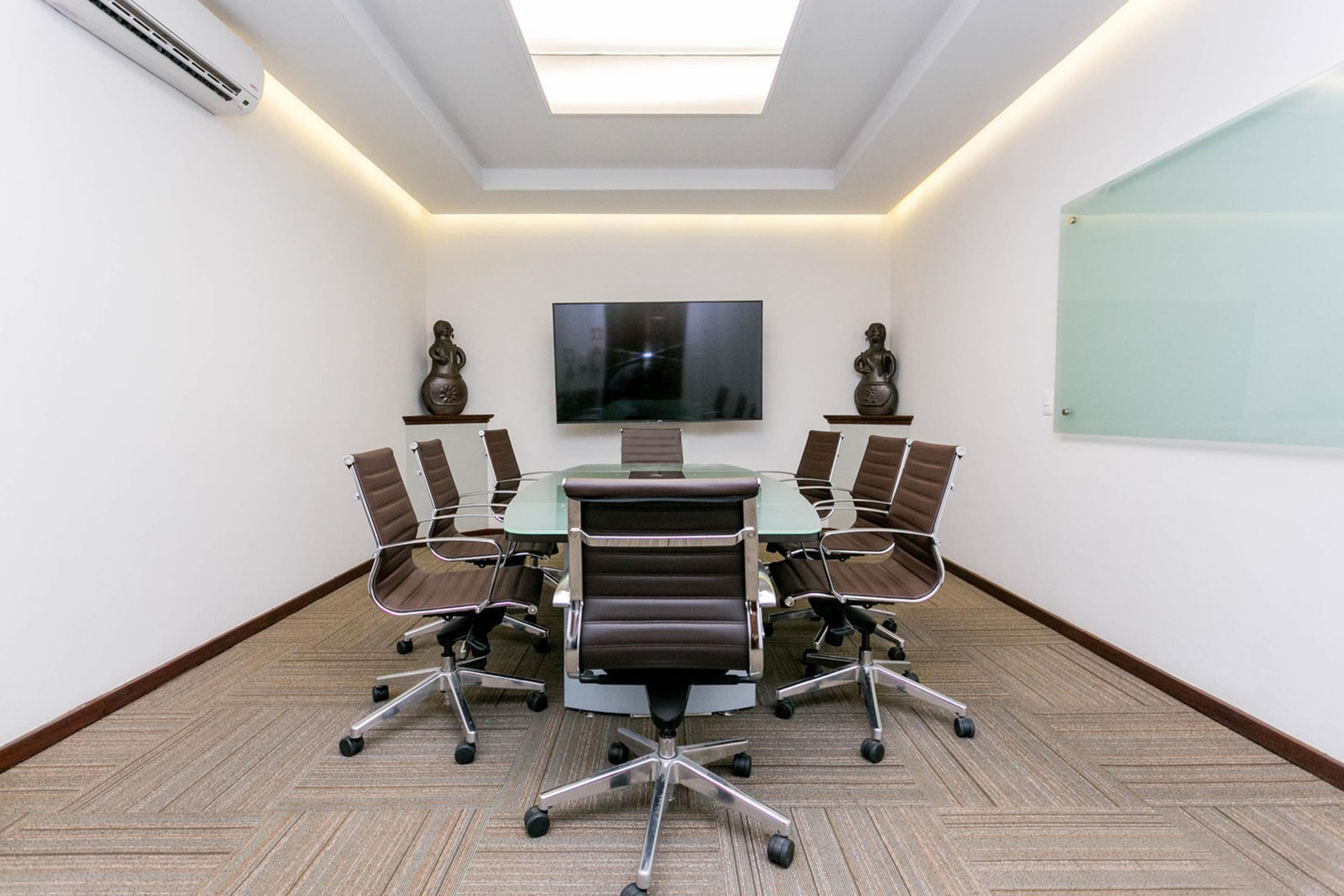 ホテル レアル デ ミナス サン・ミゲル・デ・アジェンデ エクステリア 写真 Meeting room at the headquarters of the National Stock Exchange of India