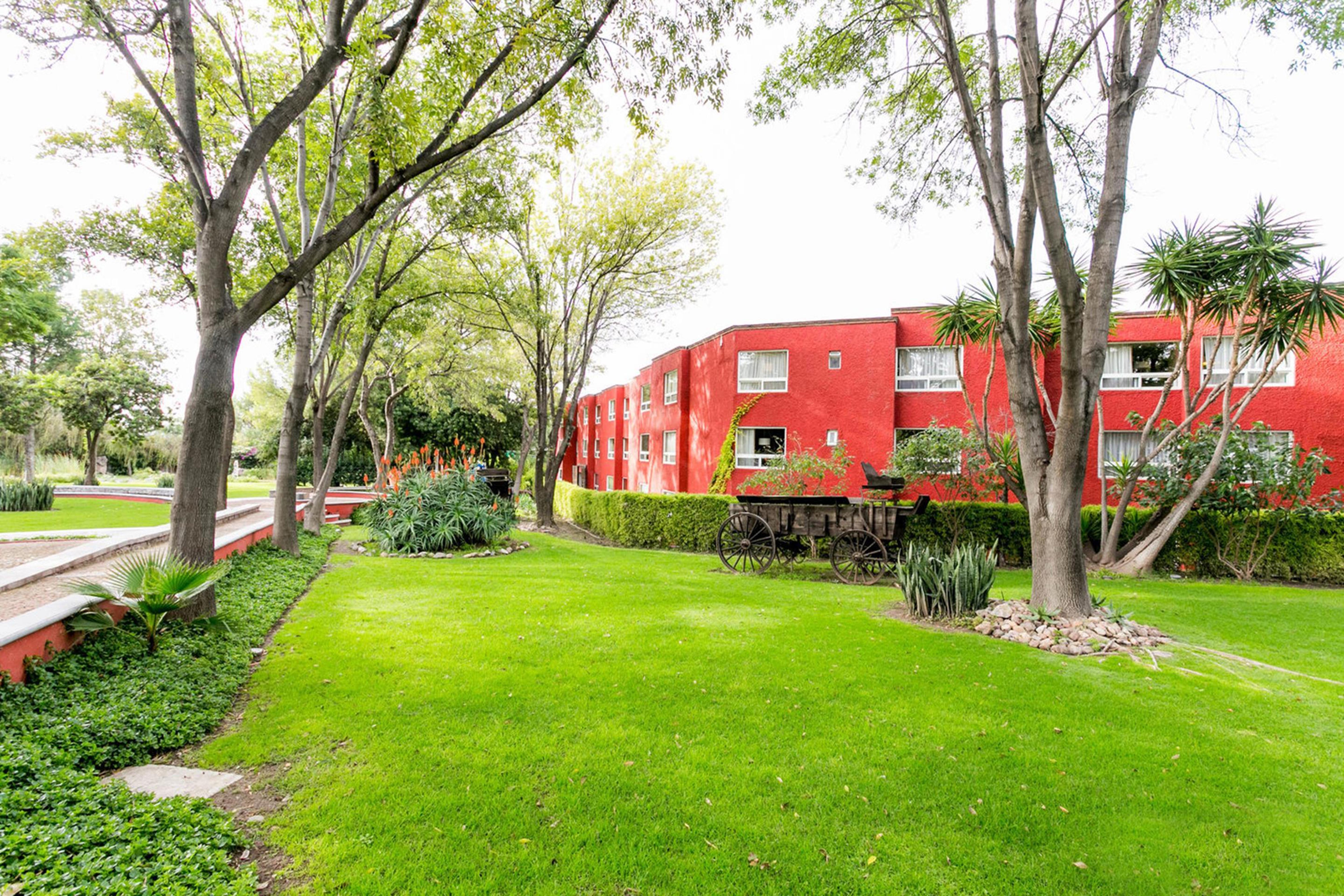 ホテル レアル デ ミナス サン・ミゲル・デ・アジェンデ エクステリア 写真 Residential buildings in Lomas de Chapultepec
